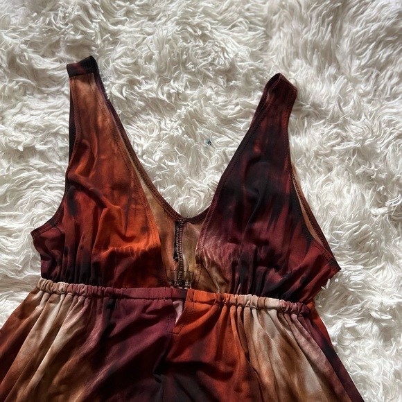 EUC-SEXY LOW V FRONT DRESS. SZ S - Picture 5 of 5